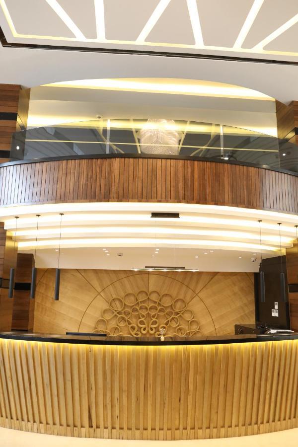 عمان فندق صحارى الخليج Sahara Gulf Hotel Apartments المظهر الخارجي الصورة